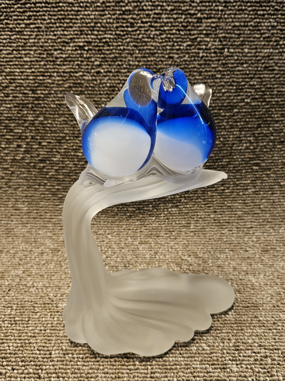 Vtg Hand Blown Glass Lovebirds Bluebirds Figurine With Frosted Satin Base~6 1/4"